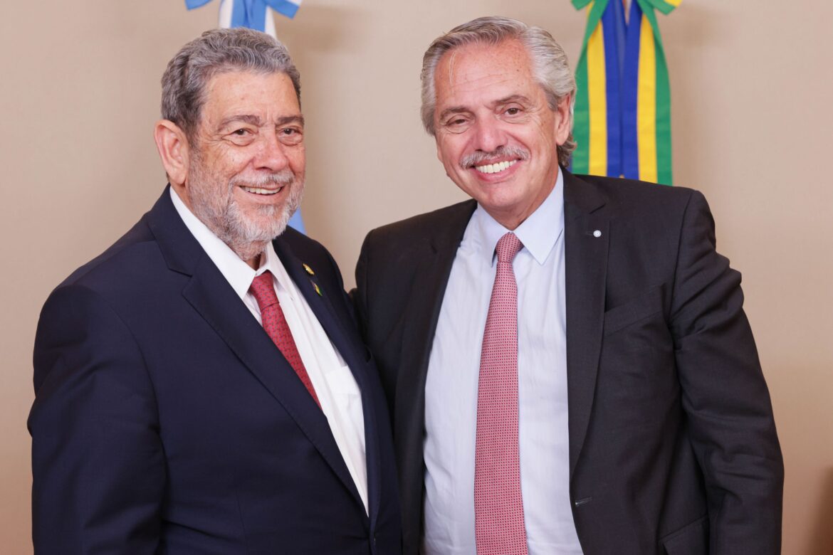 ‘Comandante Ralph’: el premier caribeño que admira a Fidel y Chávez y presidirá la CELAC en lugar de Alberto Fernández
