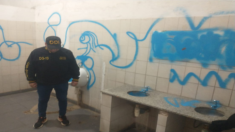 QUINES: identificaron a dos adolescentes que realizaron vandalismo