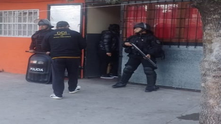 SAN LUIS: elementos y prendas de vestir secuestrados en sendos allanamientos