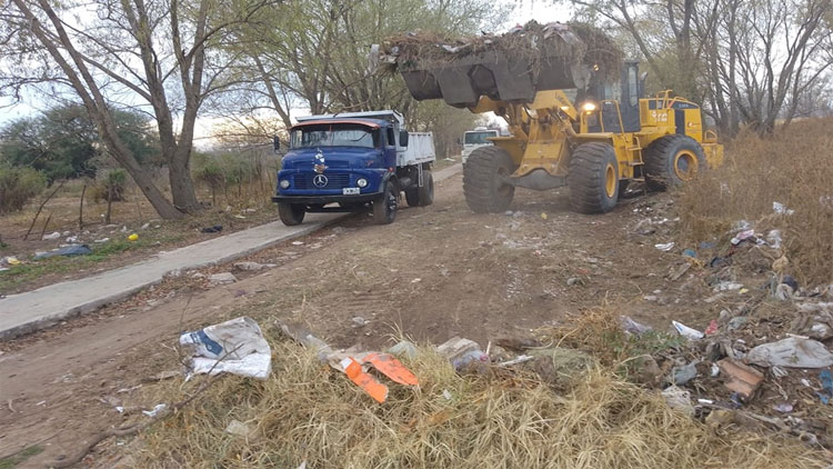 VILLA MERCEDES: Continúan con la limpieza de basurales en diferentes puntos de la ciudad