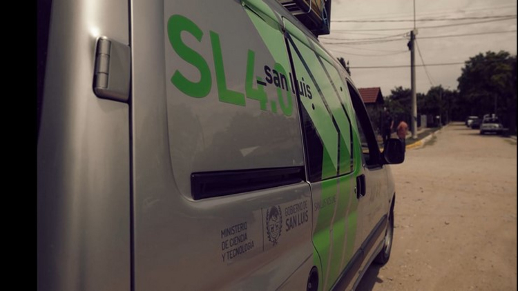 CIENCIA Y TECNOLOGÍA: La Autopista de la Información amplió la red de fibra óptica en el interior