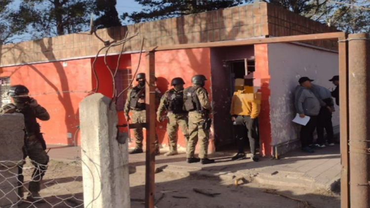 SAN LUIS: Elementos secuestrados en simultáneos allanamientos