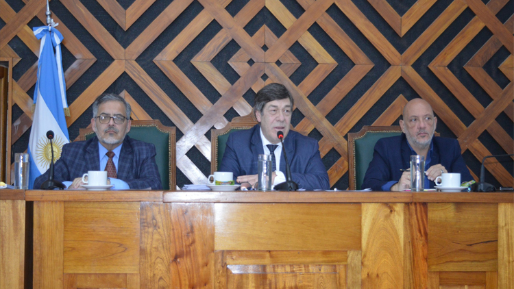 JUANA KOSLAY: Juzgan a un hombre acusado de ingresar con un revólver a una escuela y atacar a su ex pareja y a un regente