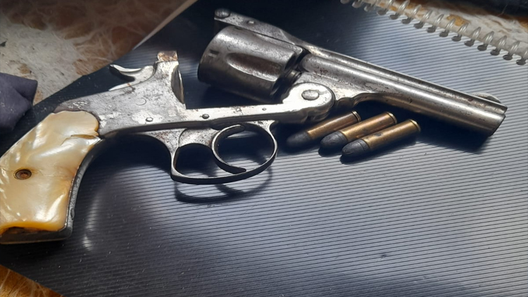 SAN LUIS: Allanaron una vivienda secuestraron droga y un arma de fuego. Un detenido