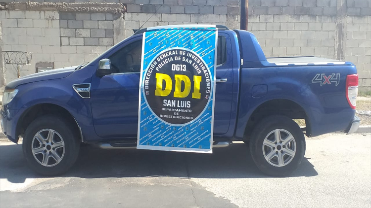 SAN LUIS: Tras un allanamiento una camioneta implicada en una estafa fue secuestrada