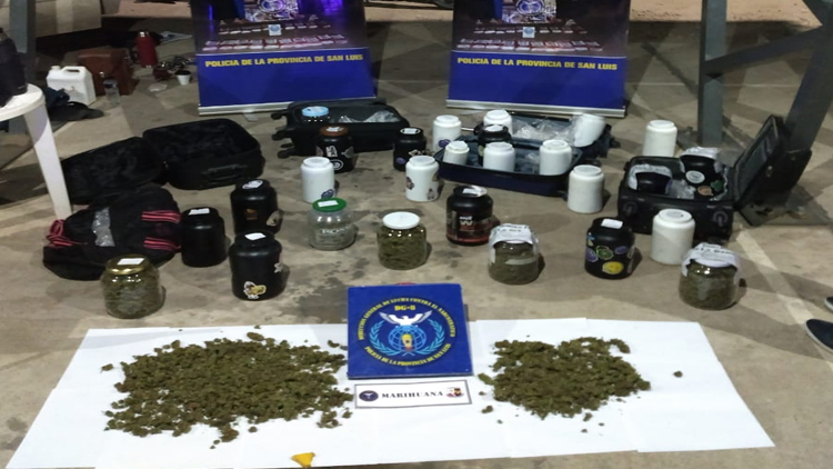 BUENA ESPERANZA: Comercializaban droga y fueron detenidos