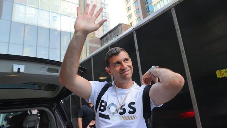 FUTBOL: Cumple años Dibu Martínez – El día que hizo emocionar al mundo cuando contó quiénes son sus ídolos