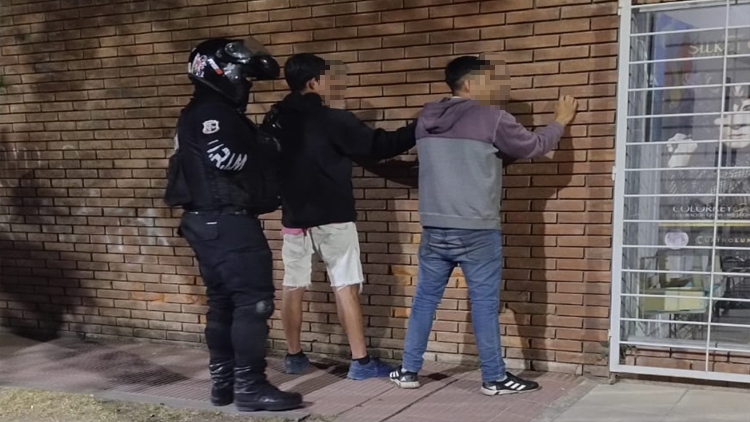 SAN LUIS: Sorprendieron y detuvieron a dos hombres que intentaron sustraer elementos de una vivienda