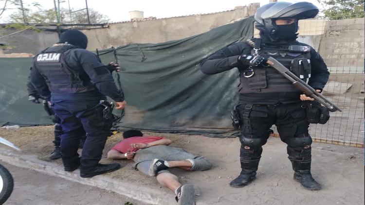 SAN LUIS: Detuvieron a un hombre que sustrajo una rueda de un auto