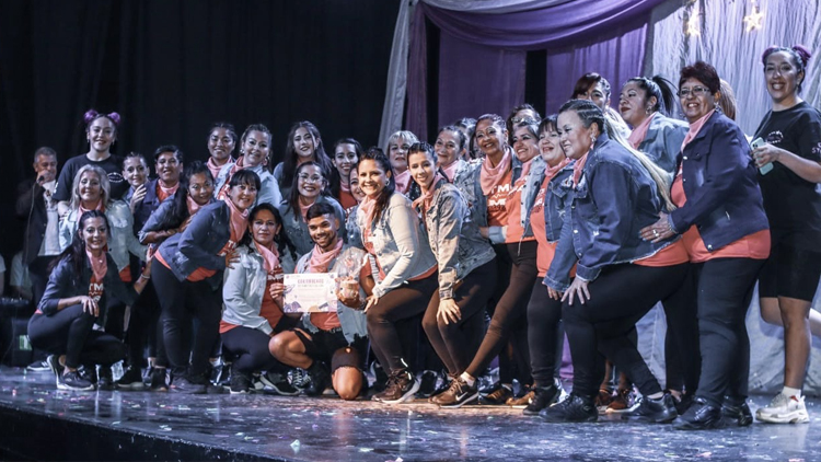 VILLA MERCEDES: RN Stars, academia de ritmos e interpretación estuvo en el Teatro del Molino Fénix