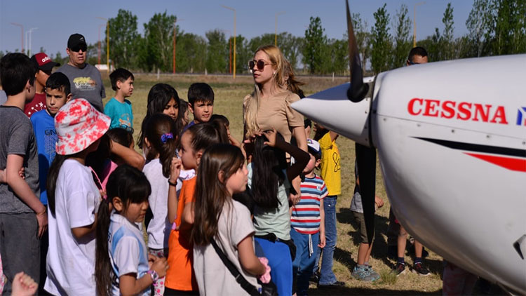 VILLA MERCEDES: Niños y niñas disfrutaron del taller Aeronáutico Kids