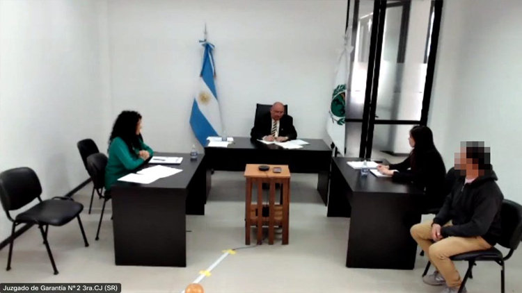 MERLO: Le formularon cargos por incumplir la prohibición de acercamiento hacia su ex pareja