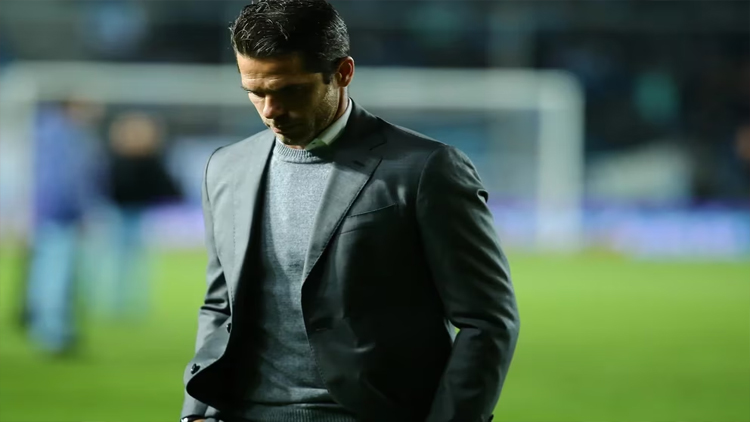 DEPORTES: Fernando Gago renunció como técnico de Racing después de perder el clásico