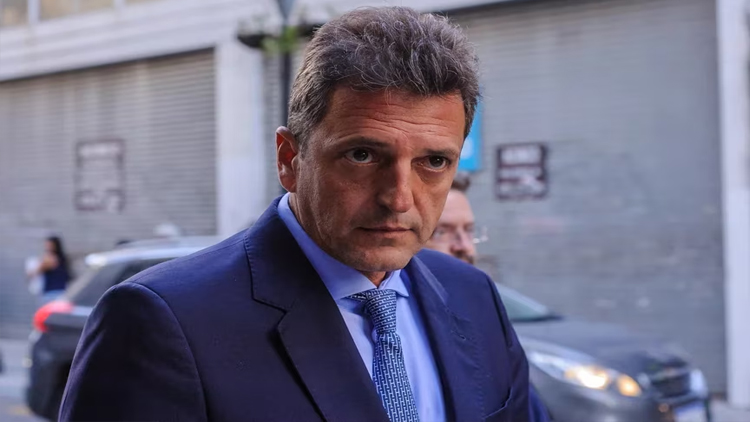 ECONOMÍA: “Es mucho más emocional que el impacto que tiene en la economía” -dijo Sergio Massa sobre el dólar libre