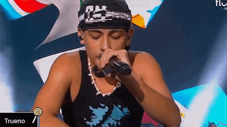 Bordó las Islas Malvinas en un guardapolvo y le llovieron pedidos: la historia de Betania, la modista que terminó trabajando para Trueno