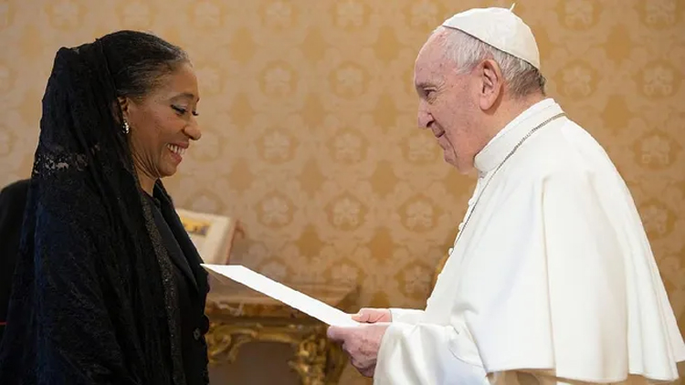 INTERNACIONAL: Cancillería ordenó el regreso de la embajadora en El Vaticano y otros 10 diplomáticos