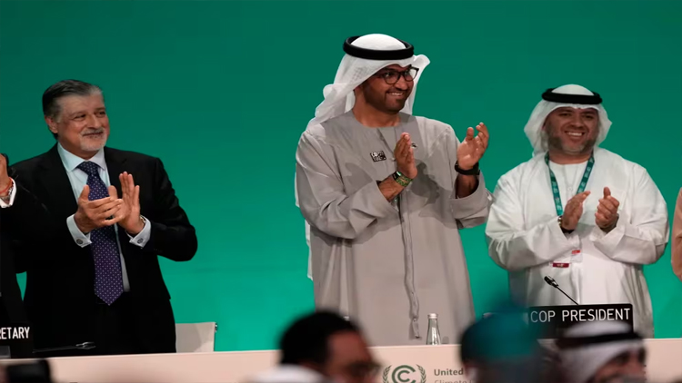 MUNDO: La Conferencia del Clima COP28 llegó a un acuerdo histórico para abandonar los combustibles fósiles
