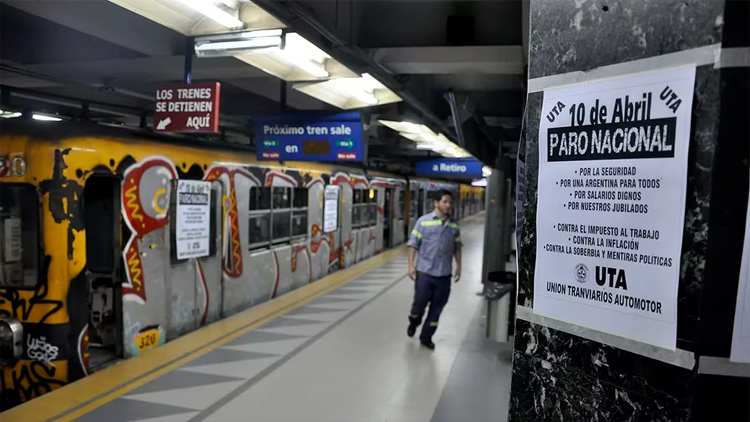 POLÍTICA: Reforma laboral en el DNU de Milei – Límites a la huelga, nuevo sistema de indemnizaciones y golpe a la recaudación sindical