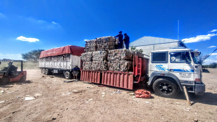 SAN LUIS: Dos plantas de reciclado recuperaron y vendieron más de 44 toneladas de vidrio y cartón