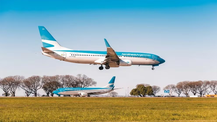 ECONOMIA: Aerolíneas Argentinas canceló su vuelo a Cuba – Asegura que no es una ruta rentable y que en 2023 generó pérdidas por USD 500.000