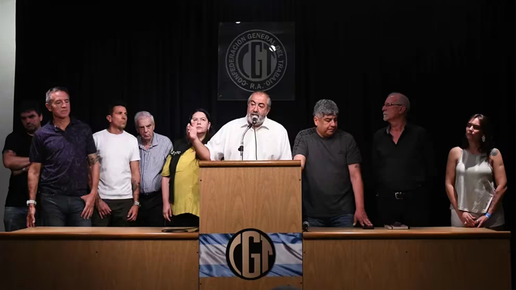 JUDICIALES: Una jueza de primera instancia también ordenó frenar el capítulo laboral del DNU de Javier Milei