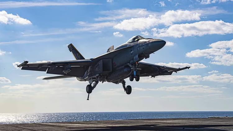 MUNDO: El Ejército de EEUU derribó un misil lanzado por los rebeldes hutíes contra un buque de guerra en el mar Rojo