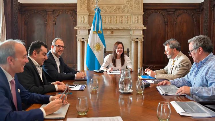 POLÍTICA: Planes – Entre los que se dieron de baja había residentes en el exterior, muertos y empleados registrados