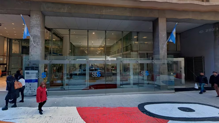 POLÍTICA: El día después del paro de la CGT, el Gobierno desplazó a las autoridades de la Superintendencia de Servicios de Salud