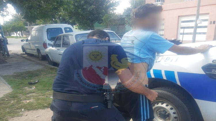 Villa Mercedes: la Policía demoró a un hombre que tenía elementos de dudosa procedencia
