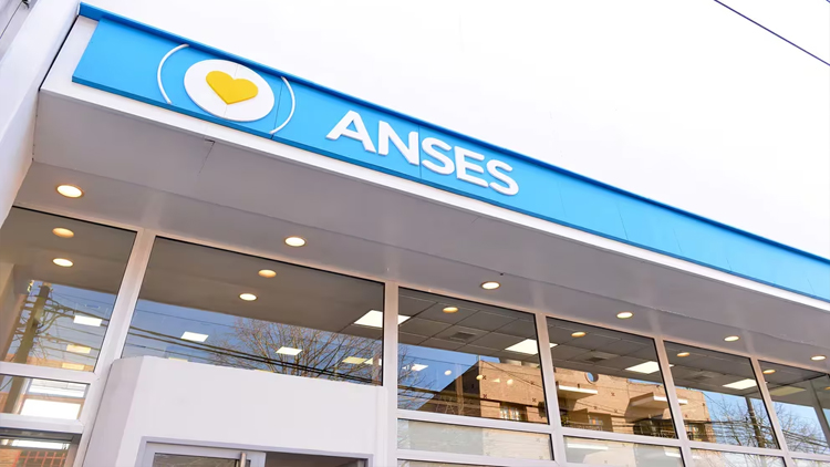 POLÍTICA: El Gobierno nacional se prepara para enfrentar la reacción de los sindicatos estatales a los 15 mil despidos