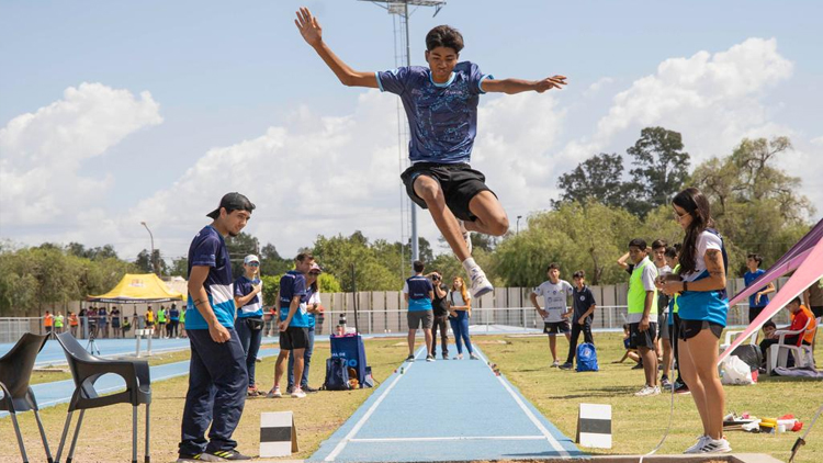 EDUCACIÓN Y DEPORTE: Comienzan los planes provinciales de atletismo y natación