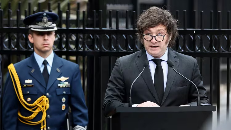 POLÍTICA: En el homenaje a los caídos en Malvinas, Milei convocó a una nueva era de reconciliación con las Fuerzas Armadas