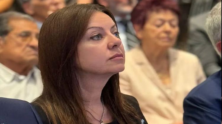 POLÍTICA: El Gobierno Nacional amplió la denuncia por una multimillonaria defraudación en la compra de guardapolvos para chicos vulnerables