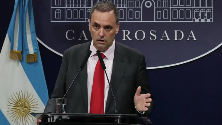 ECONOMÍA: Sube el dólar blue: el Gobierno descarta impacto en precios y remarca que no intervendrá