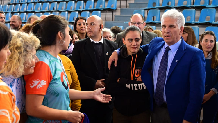 VILLA MERCEDES: El Gobernador recorrió el Palacio Municipal de los deportes ‘José María Gatica’