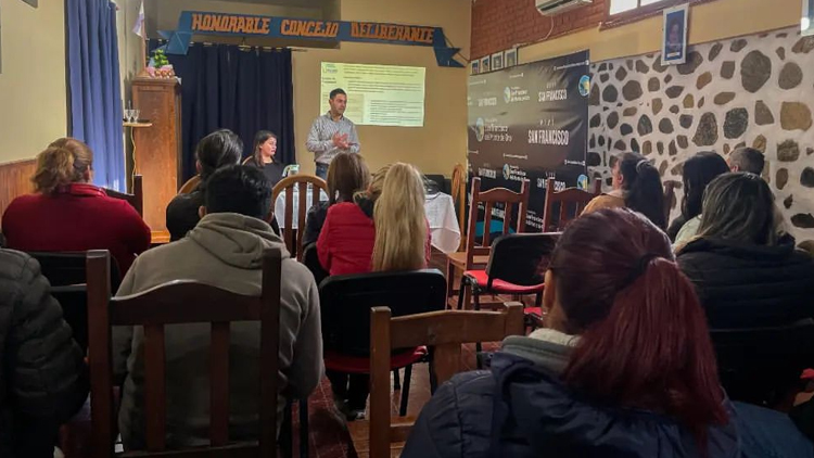 AMBIENTE: San Francisco del Monte de Oro recibió capacitación en eficiencia energética