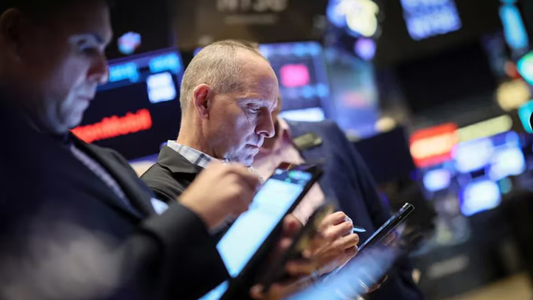 ECONOMÍA: Si bien subieron los bonos y acciones, el riesgo país volvió a cerrar cerca de los 1.600 puntos