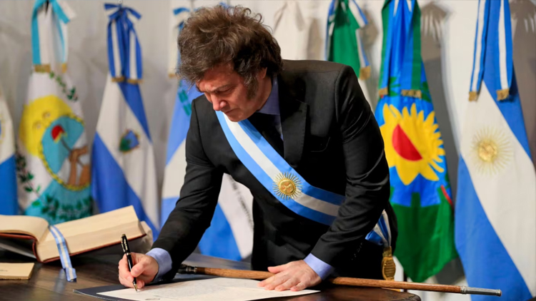 POLÍTICA: El Gobierno anunció la creación del Consejo de Mayo y tiene 30 días para conformarlo