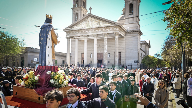 INSTITUCIONALES: San Luis celebró a su santo patrono con misa y procesión
