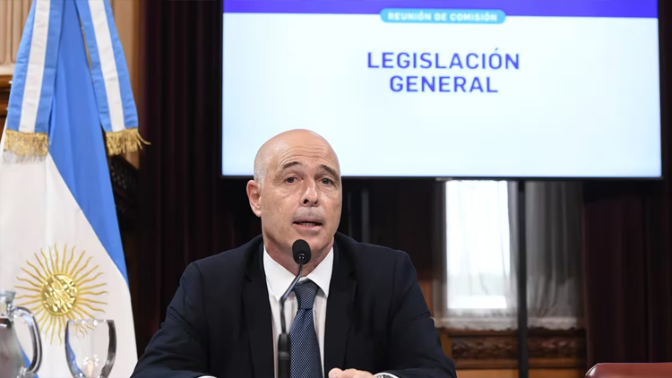 POLÍTICA: El senador libertario Abdala admitió que tiene más de 15 asesores y la mayoría trabaja en San Luis porque su deseo es ser gobernador