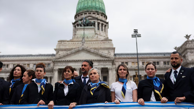 JUDICIALES: La justicia suspendió los decretos que establecieron como esencial el servicio de areonavergación