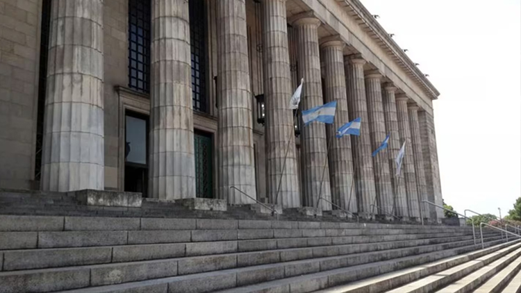 POLÍTICA: El Gobierno reglamentará un arancel en las universidades públicas para los extranjeros no residentes