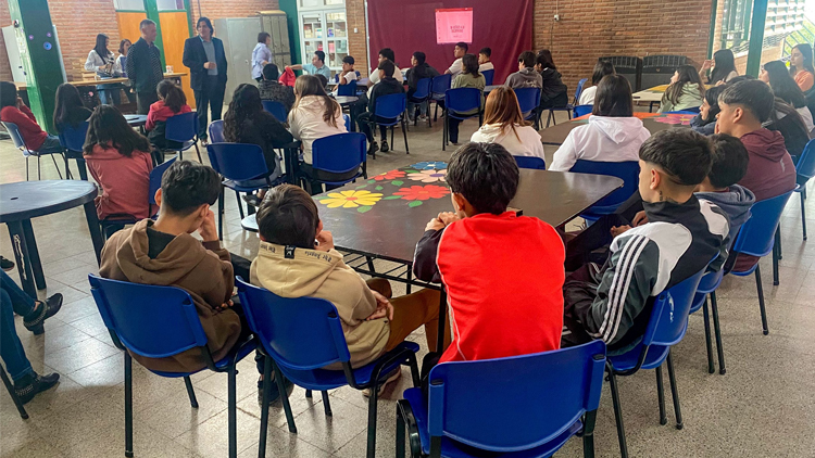 JUSTO DARACT: La secretaría de Personas con Discapacidad continúa con charlas en las escuelas