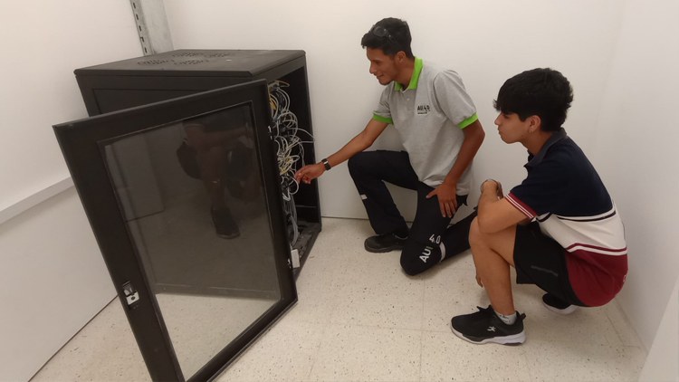 EDUCACIÓN: En 2024, más de 150 estudiantes del secundario fueron capacitados en la Autopista de la Información