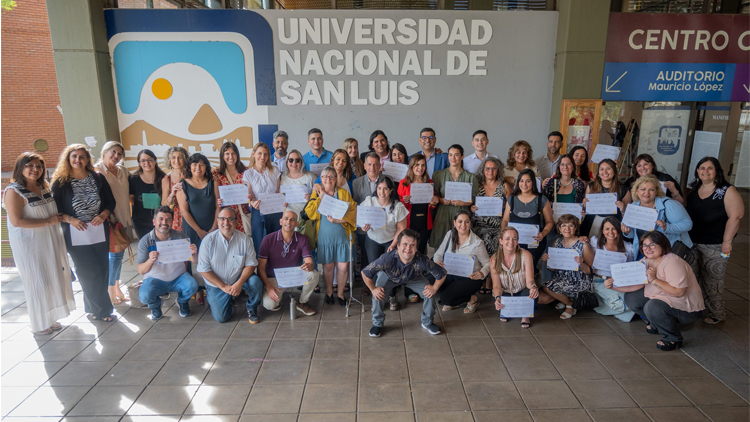 EDUCACIÓN: Con la entrega de certificados, concluyó una diplomatura orientada en discapacidad