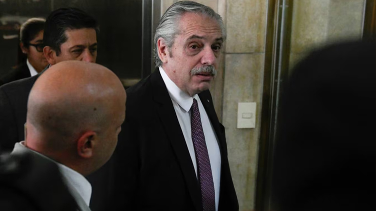 POLÍTICA: Sin definir la situación de Alberto Fernández, el juez Ercolini dejará mañana la causa Seguros