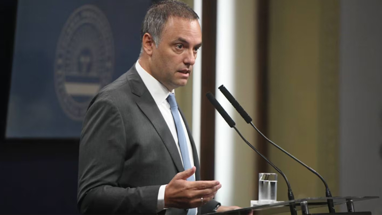 POLÍTICA: El Gobierno le respondió a la oposición en medio de las críticas por el escándalo cripto – “Estaría bueno que aprueben Ficha Limpia”