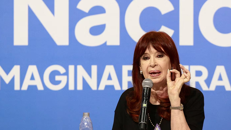 POLÍTICA: Cristina Kirchner pidió apartar al juez Ricardo Lorenzetti de la causa Vialidad