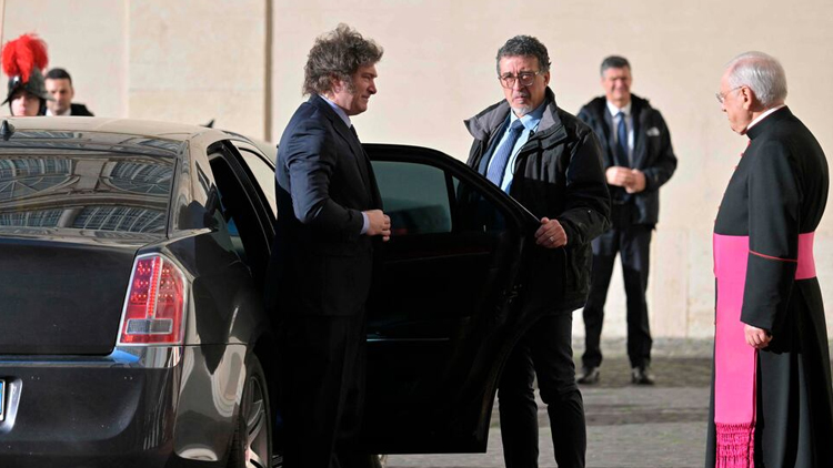 POLÍTICA: Javier Milei viajará a Roma para participar de la misa de asunción del papa León XIV