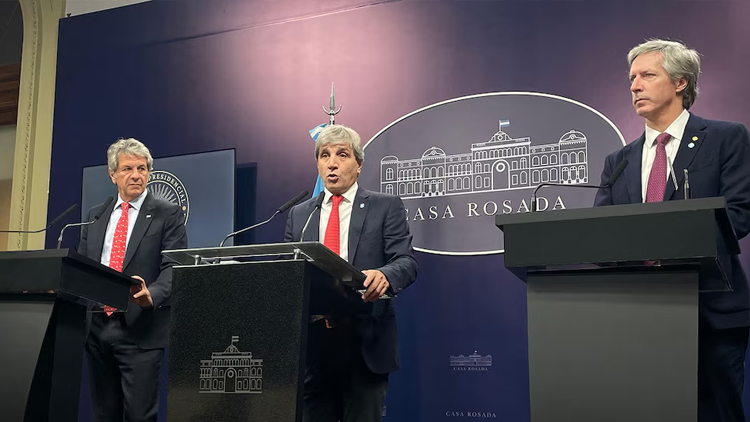 ECONOMÍA: Dólares “del colchón” – Cómo será el blindaje que busca el Gobierno por ley y qué falta saber de las nuevas medidas